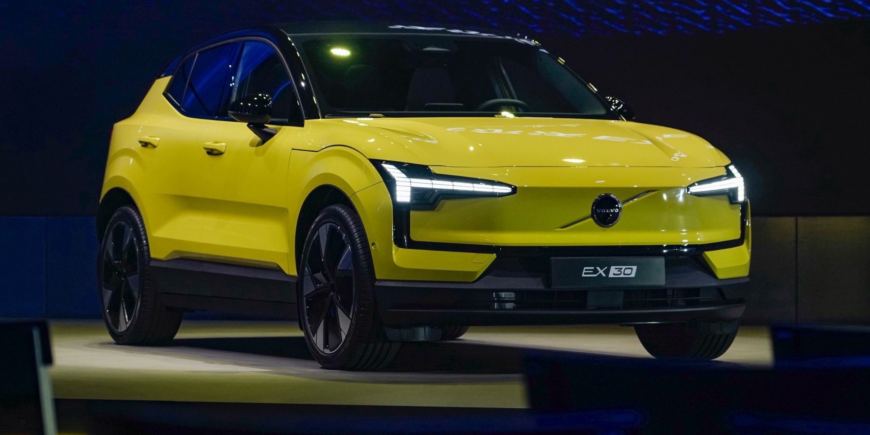 沃尔沃小型纯电suv ex30上市-新浪汽车