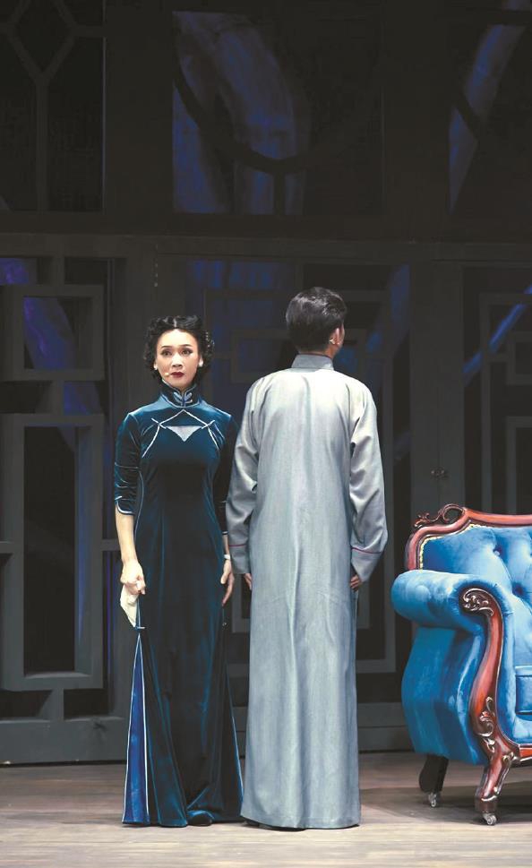 上海方言话剧《雷雨》剧照上个周末,一年一度的人艺之友日让北京人艺