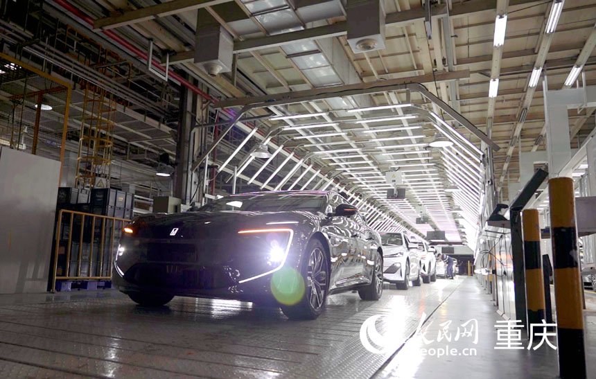 "行进中国"调研行·投资重庆|变形金刚在重庆改行,造车!-新浪汽车