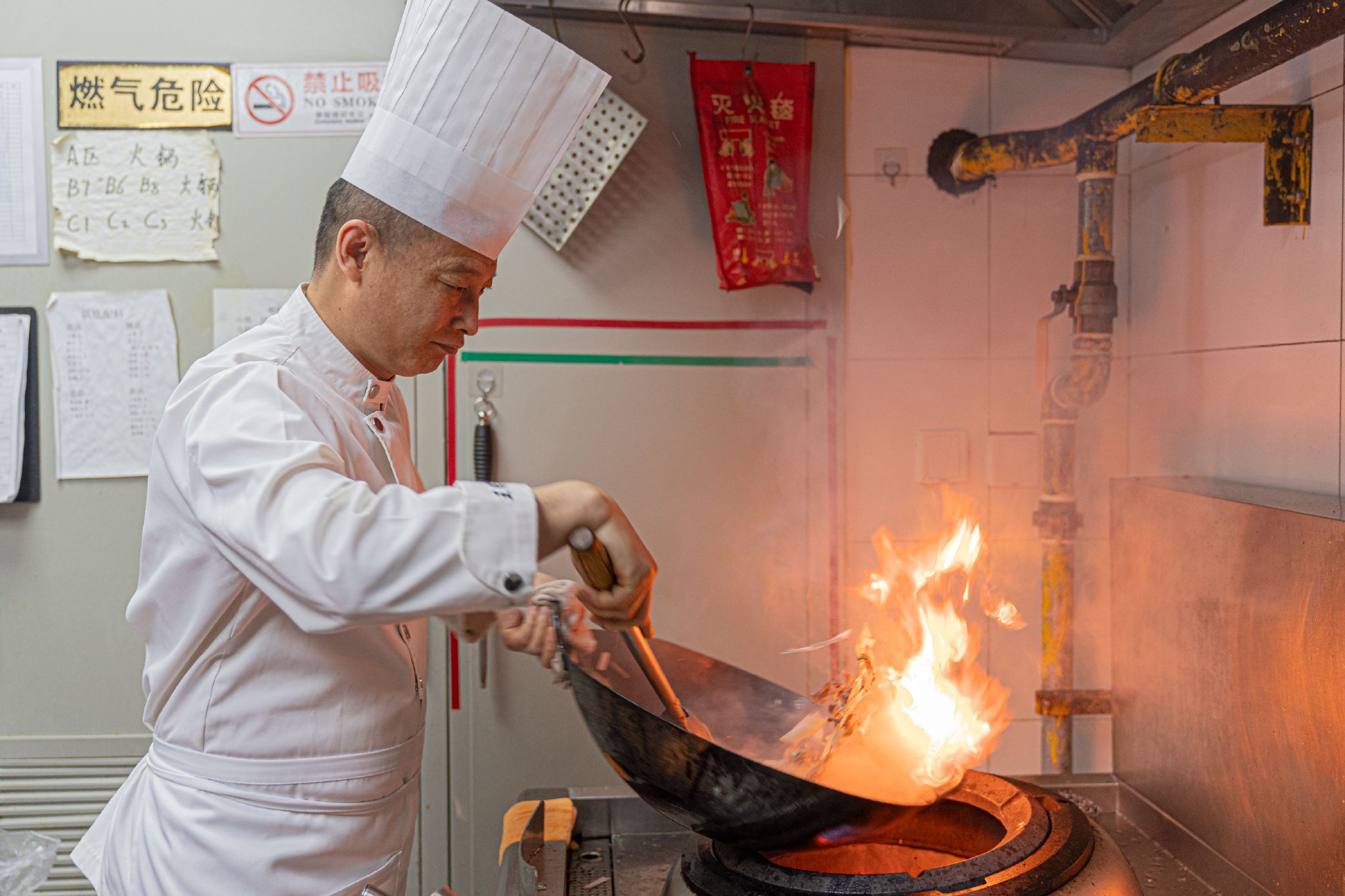 舌尖上的文化传承——"全国五一劳动奖章"获得者与老字号的故事