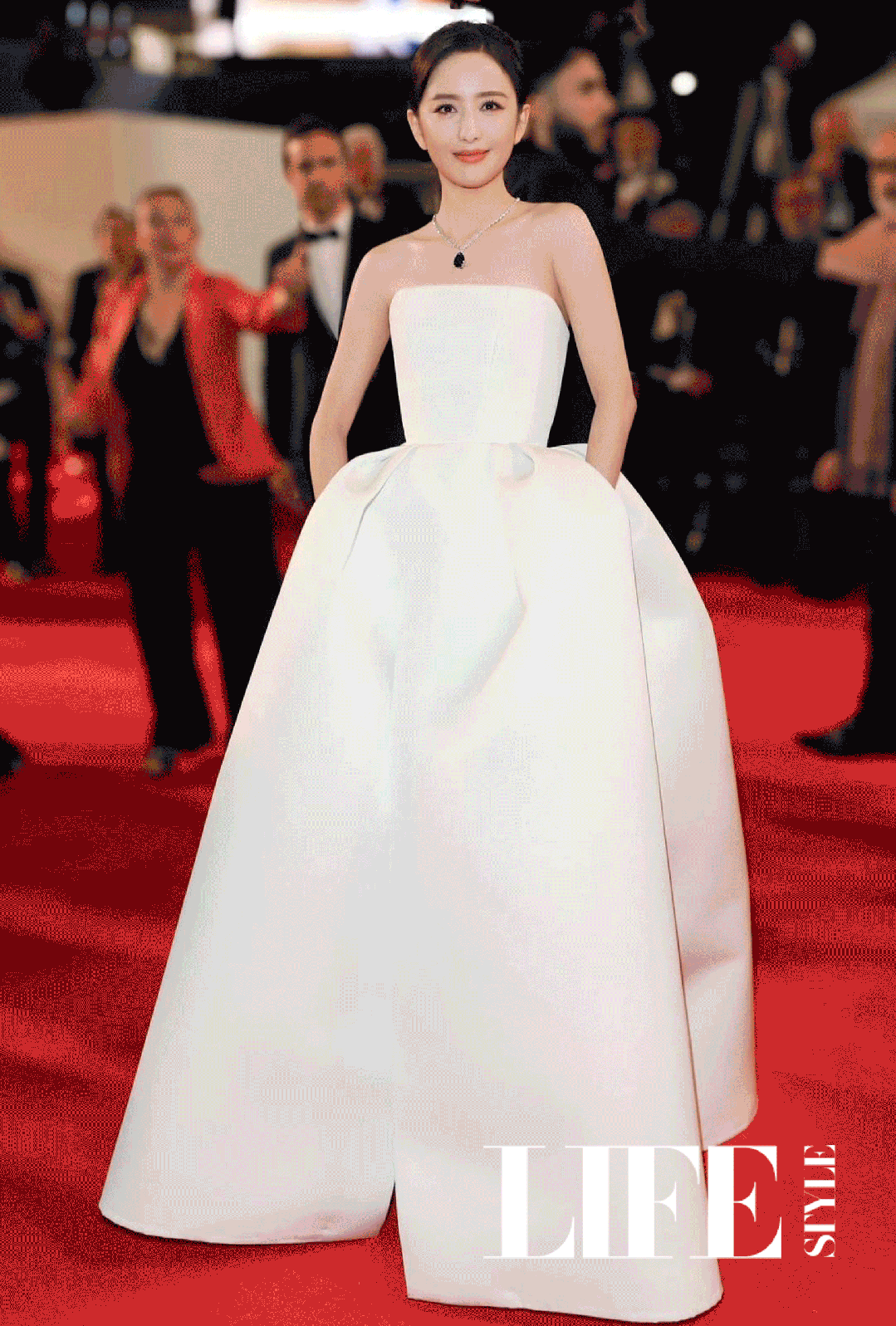 戛纳华语星光新高度,造型天花板是谁?