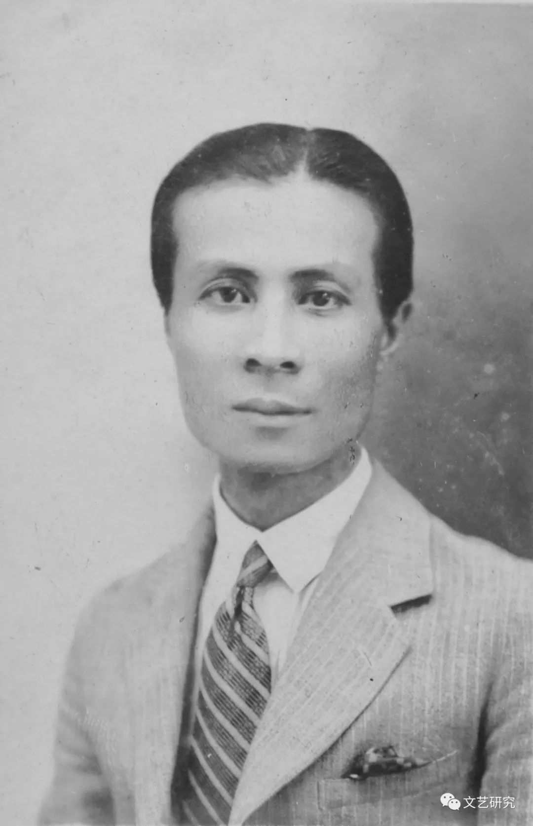 圆桌|从花卉静物画,看近现代东西方艺术交流