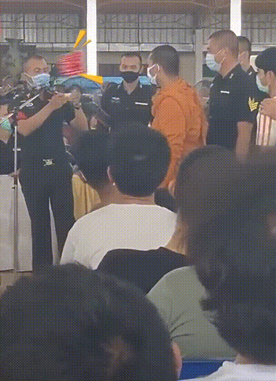 在泰国,人妖也得当兵