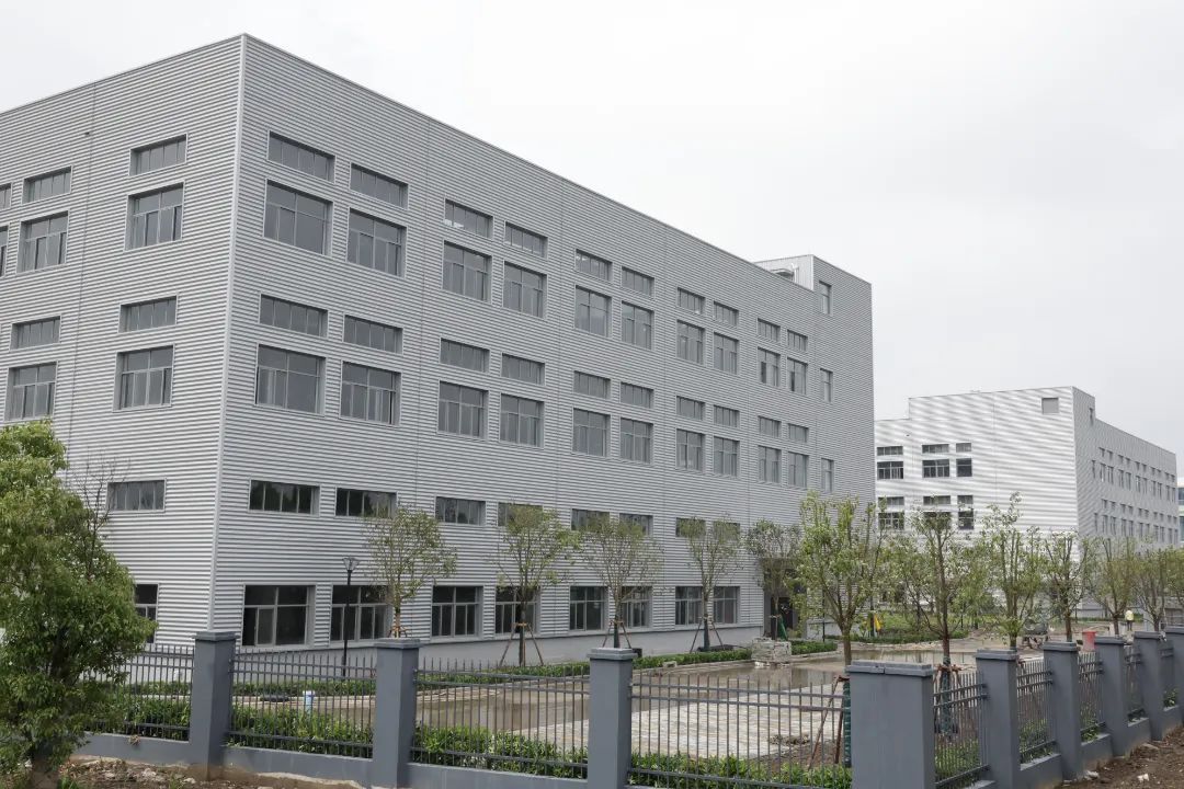 总投资约1亿元!这家新能源汽车零部件生产基地竣工