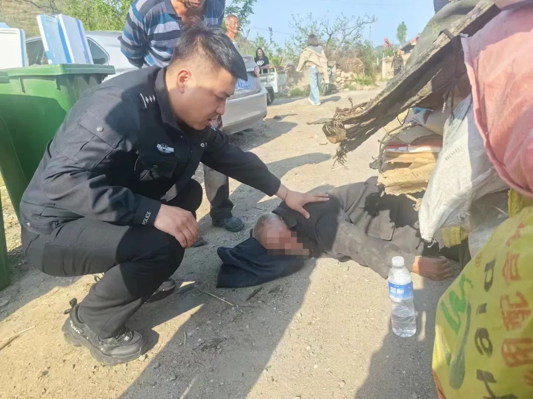 【"双争"有我——365百姓故事汇】老人倒地昏迷,青龙民警暖心举动助他