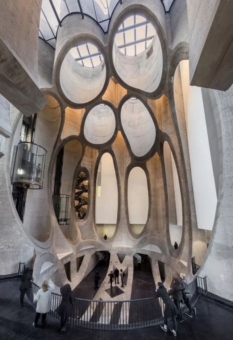 托马斯·赫斯维克（Thomas Heatherwick）设计的位于开普敦的南非蔡茨非洲当代艺术博物馆内部