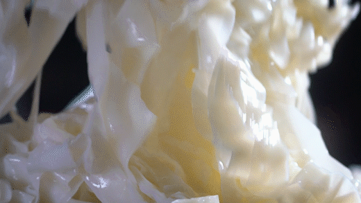 嫩滑陈村粉。上图：梁文生；下图：佛山新闻网