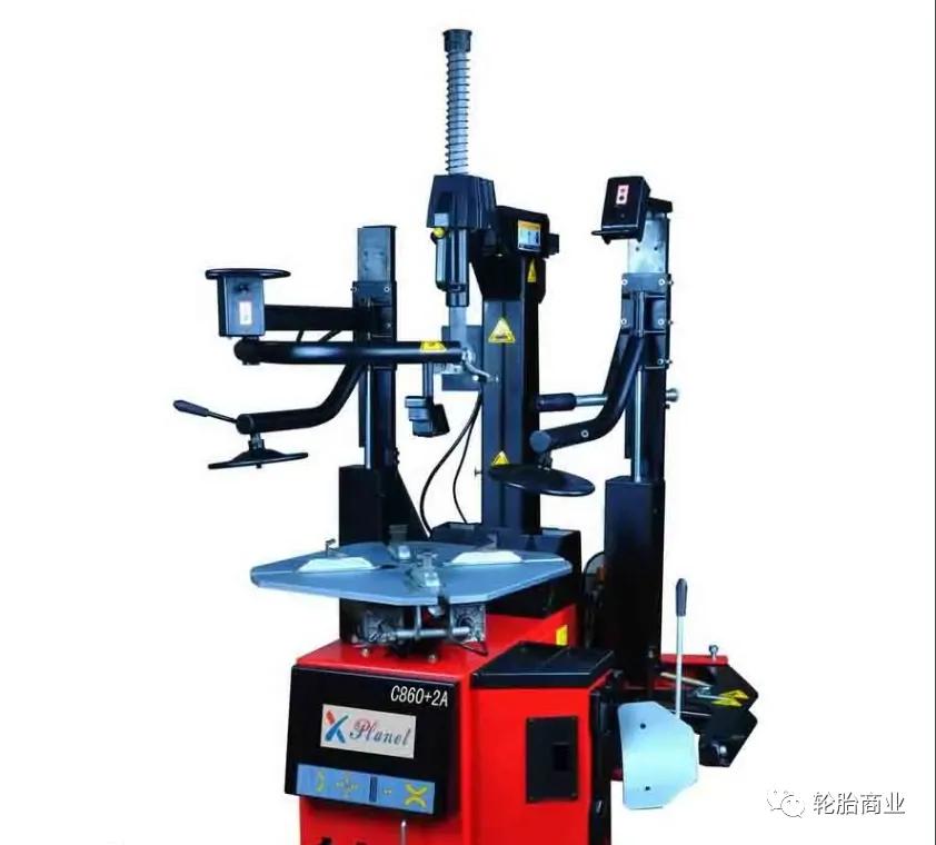 其次就是要看扒胎机的承重能力.