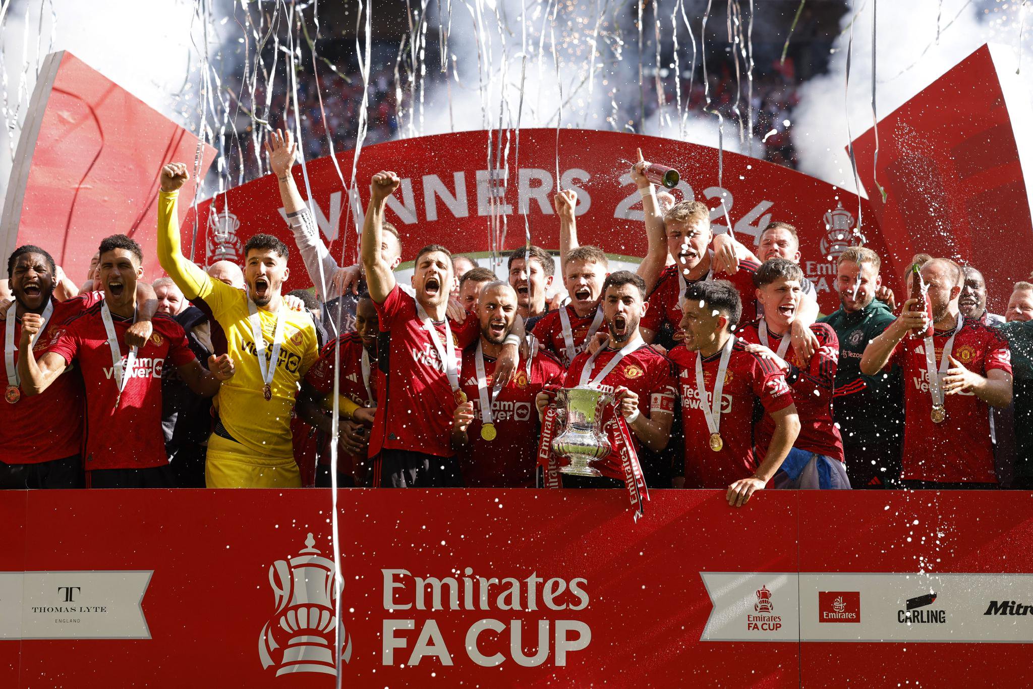 足总杯曼联上演神奇"逆袭",瓜迪奥拉的"改造"埋下祸根?