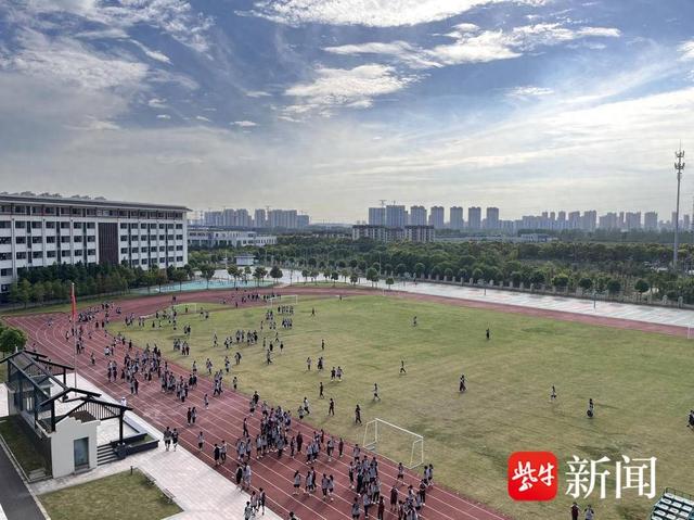 常州高中生提议学校改个名字 校长不怒反喜:这个事儿得好好研究下