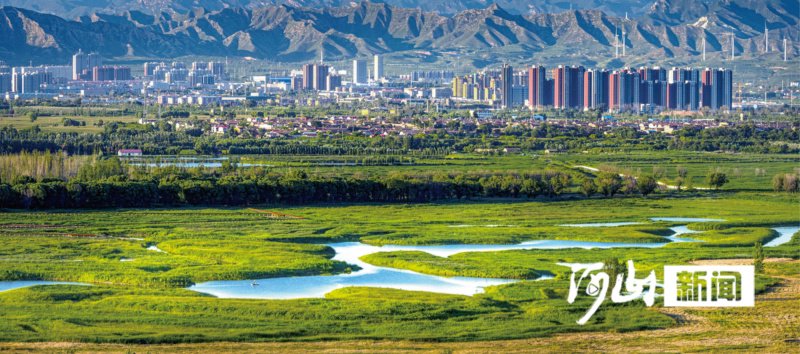 "北方产量过长江,南方风景过长城,官厅水库鱼三尺,夹库湖山两岸青.