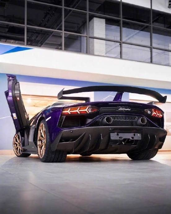 少见的紫色兰博基尼aventador svj,很漂亮!-新浪汽车