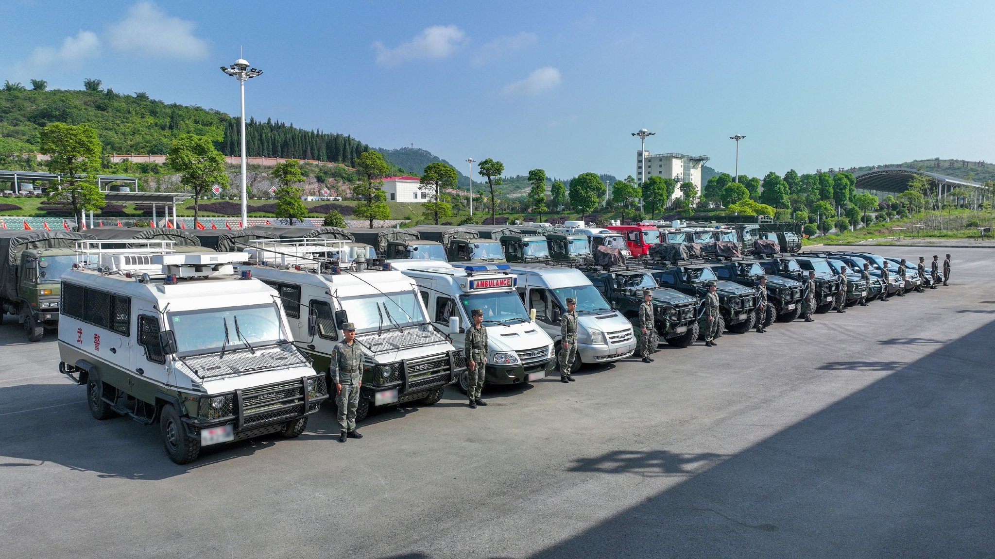 侯鲁晋 摄近日,武警贵州总队黔西南支队以"车场日"活动为契机,组织