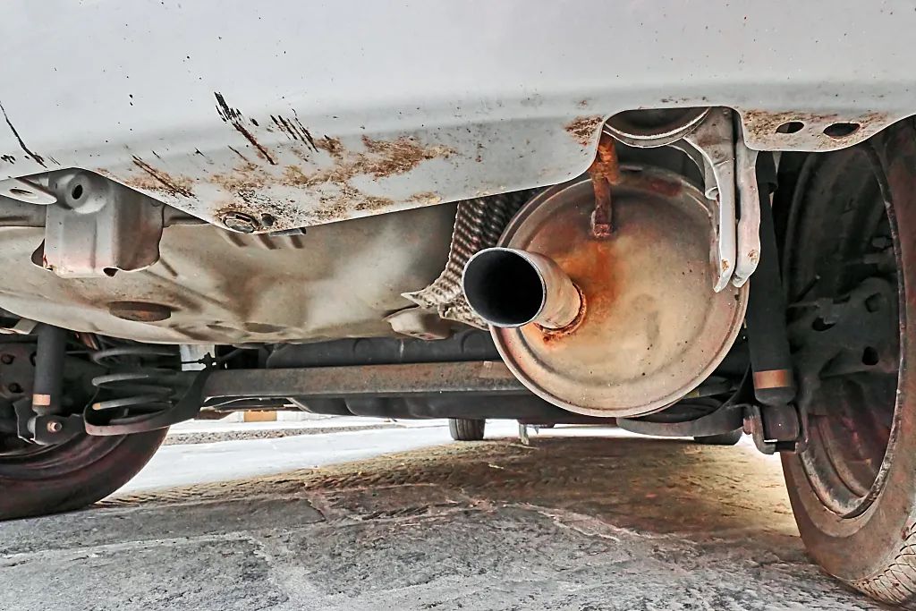 汽车尾气排放系统示意图 据视觉中国