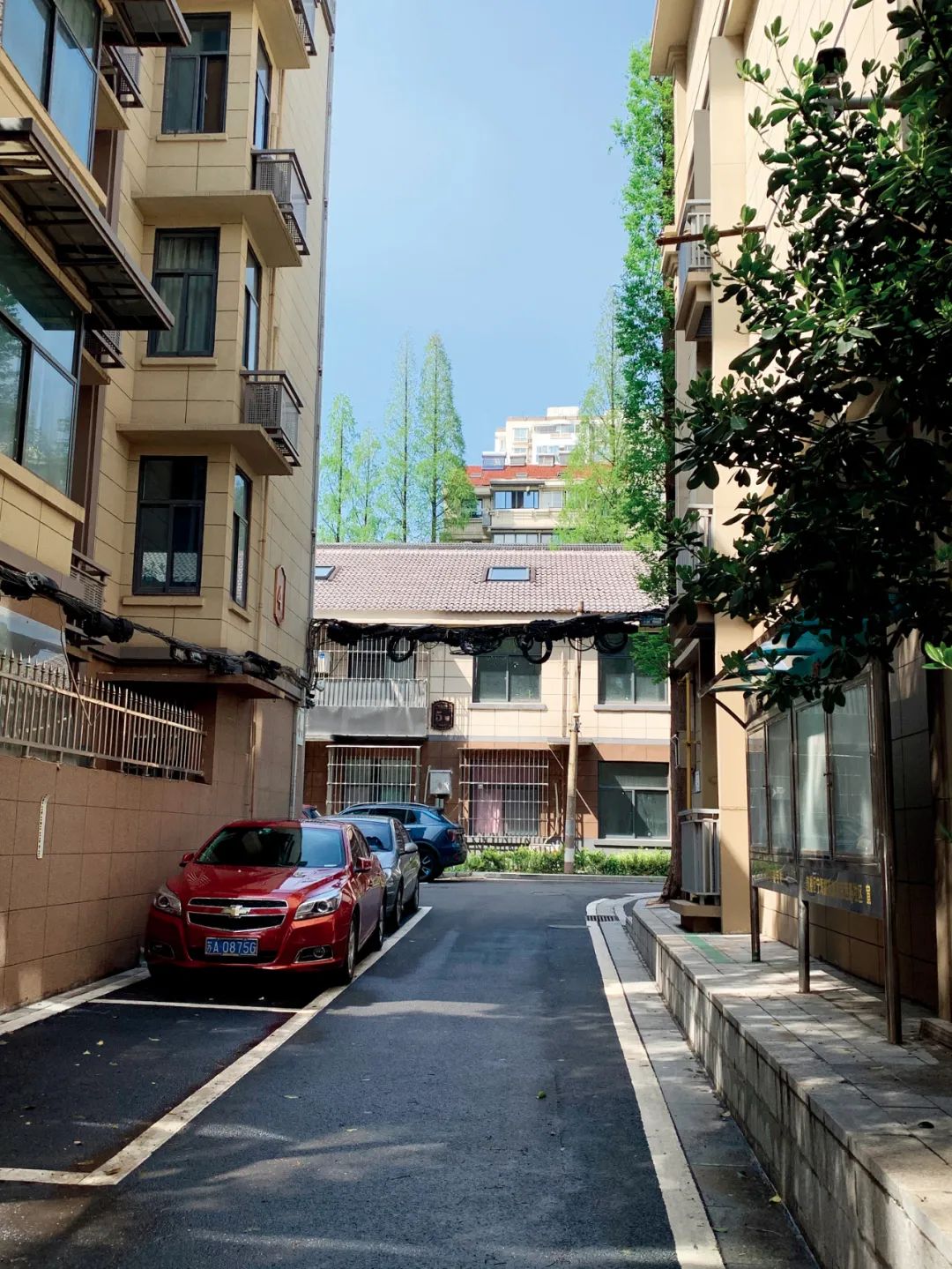 5幢坐落于省化工小区北侧,距离江苏省政府直线距离不到1公里,是南京市