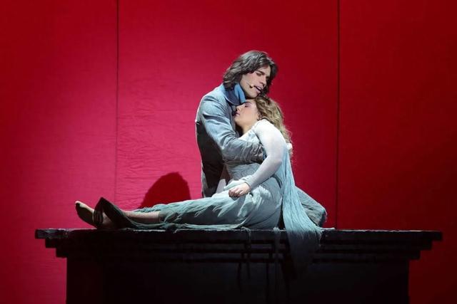 法语音乐剧《罗密欧与朱丽叶》2016年在天桥艺术中心演出剧照