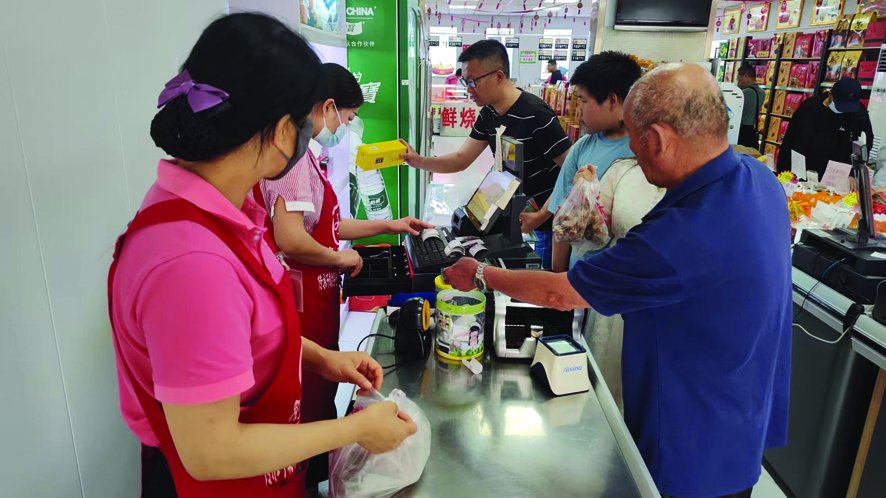 产业繁荣 振兴乡村此外,符离集烧鸡龙头企业还与高校科研院所合作,不