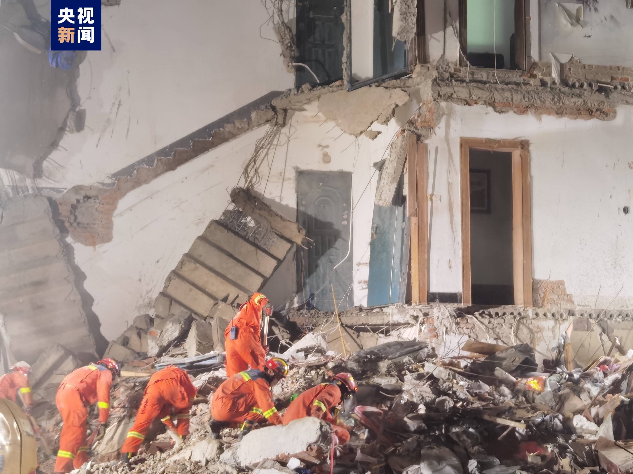 安徽铜陵居民楼坍塌事故已致4人遇难,承建方负责人被控制|坍塌事故|承建方|人遇难_新浪新闻