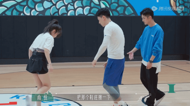 离异又带娃,还能让3个男人围着她团团转?