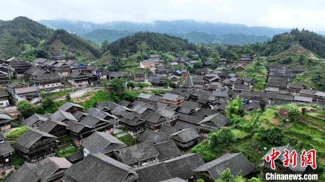龚普康 摄图为航拍广西三江侗族自治县林溪镇高友村风光.