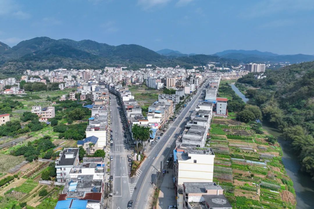 云浮市郁南县建城镇航拍面貌.佛山新闻网王颖尧 摄