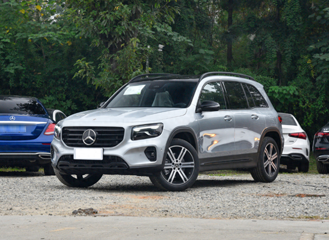 7座的奔驰glb,提供1.3t和2.0t,降价几万,月销量不足2000台