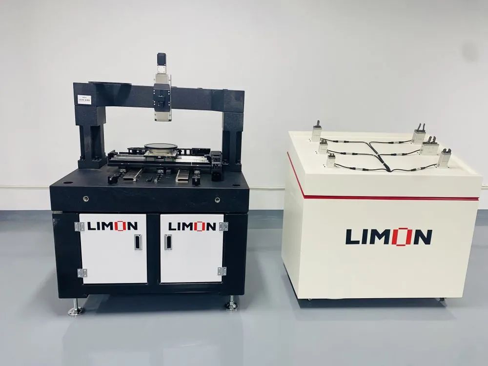 图为宁波莱盟机器人有限公司部分工业机器人产品展示 记者吴丛司 摄