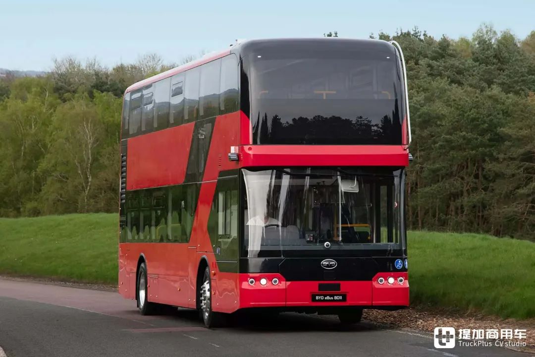 比亚迪bd11纯电动双层大巴与国内的b系列巴士一致,共享了部分设计语言