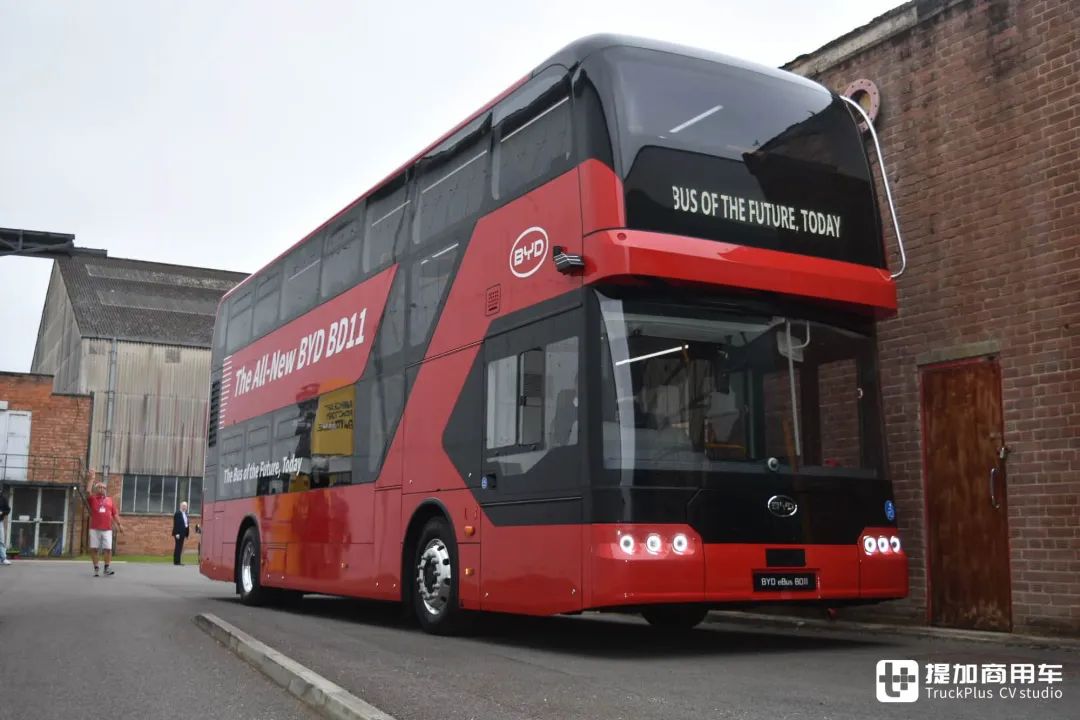 超强自主三电 铝合金车身,比亚迪bd11双层纯电动大巴全球首发,还有
