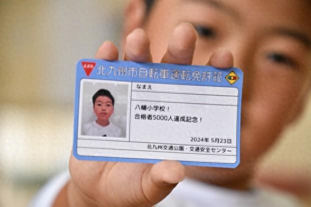 该市从2006年开始发放这一驾照,旨在从小培养儿童交通安全方面的意识