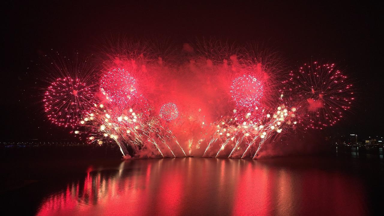 临港新年烟花秀图片