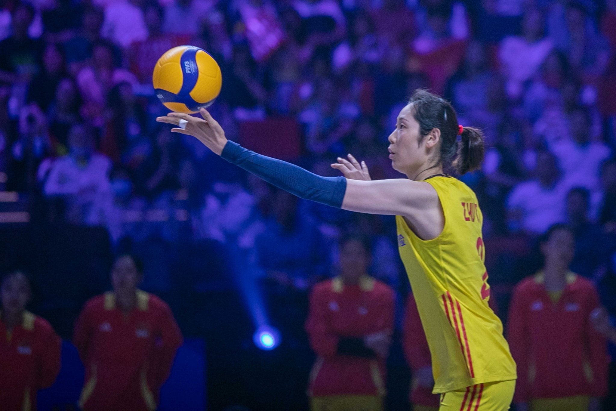 朱婷首发出战,中国女排找回状态3比0大胜泰国