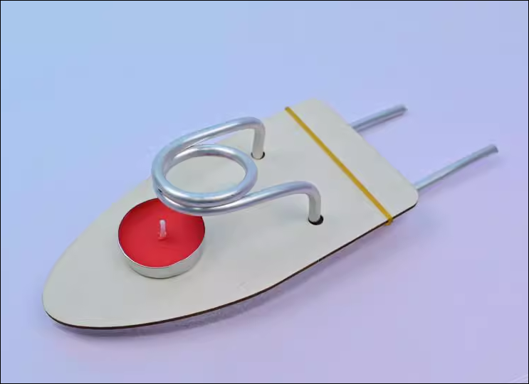 驱动噗噗船的发动机,在热机原理里称为"斯特林引擎",它通过让密闭空间