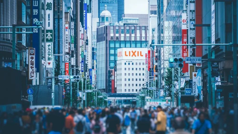 上周五,日本公布了今年的大学生就业率,98.