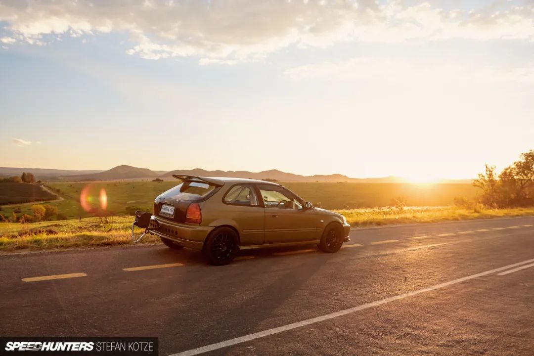 强到离谱,800匹四驱ek思域9秒跑完零四