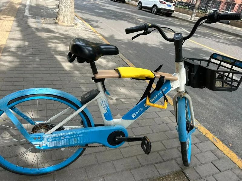 共享单车儿童座椅,得先迈过安全关 | 新京报社论