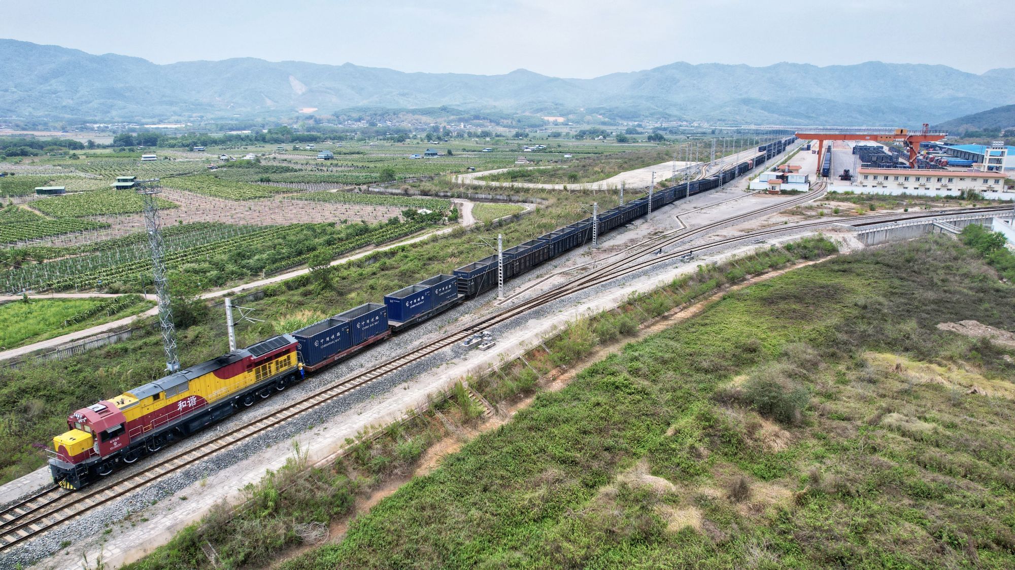 中老铁路:今年前5个月开行货物列车7500列