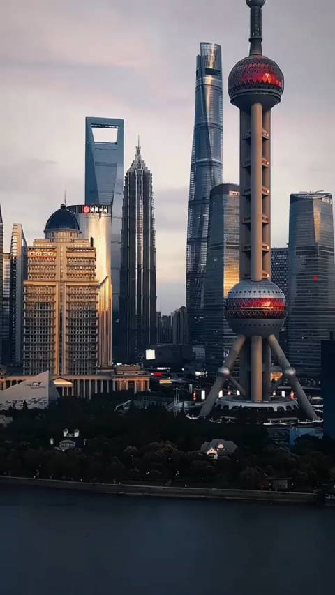 一个现代化的，文明的中国，焕发着蓬勃的生机， 外国网民:他们生活在未来|中国_新浪新闻