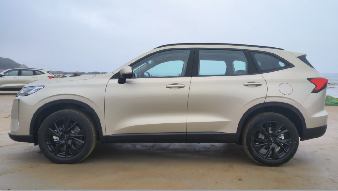 内饰大换血,动态有提升,新一代哈弗h6实力如何