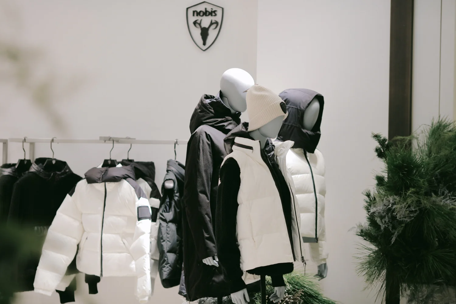 加拿大羽绒服品牌nobis急于抢夺顶级商圈|太古|加拿大鹅|商圈_新浪