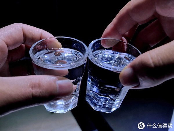敬酒词不再难:三招让你轻松应对各种场合,成为聚会焦点!|话术|领导|职场|酒局|合作_新浪新闻
