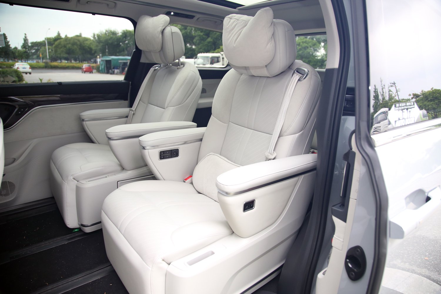 上汽大通 大家9超混上市 售26.99万-34.99万元