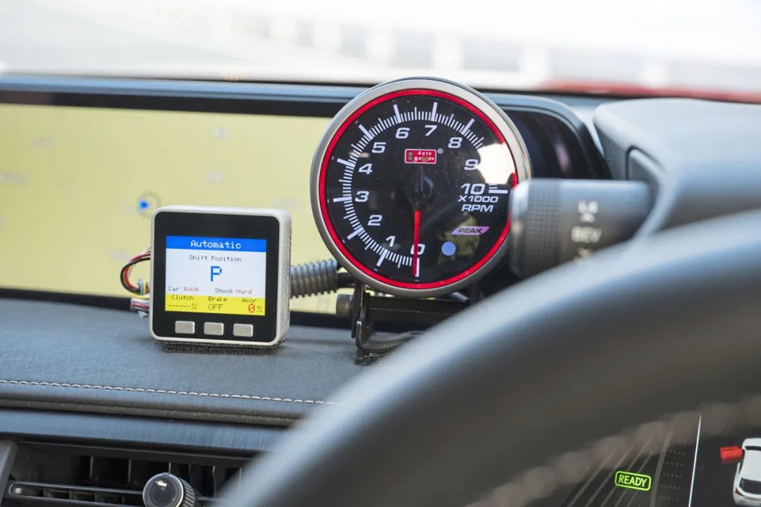 【德味】掌握主动:雷克萨斯手动挡纯电动测试车-新浪汽车