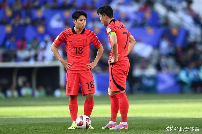 韩媒表示就像对阵新加坡一样,对阵中国的比赛,韩国队很可能用关键球员