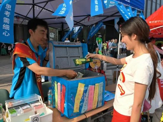 ���׶��Ͷ����»���ߡ�����ô����ʿ��ѩ��Ϊ��������������ţ��Ʒϵ��ѩ�⡣��ҵ��ͼ ��