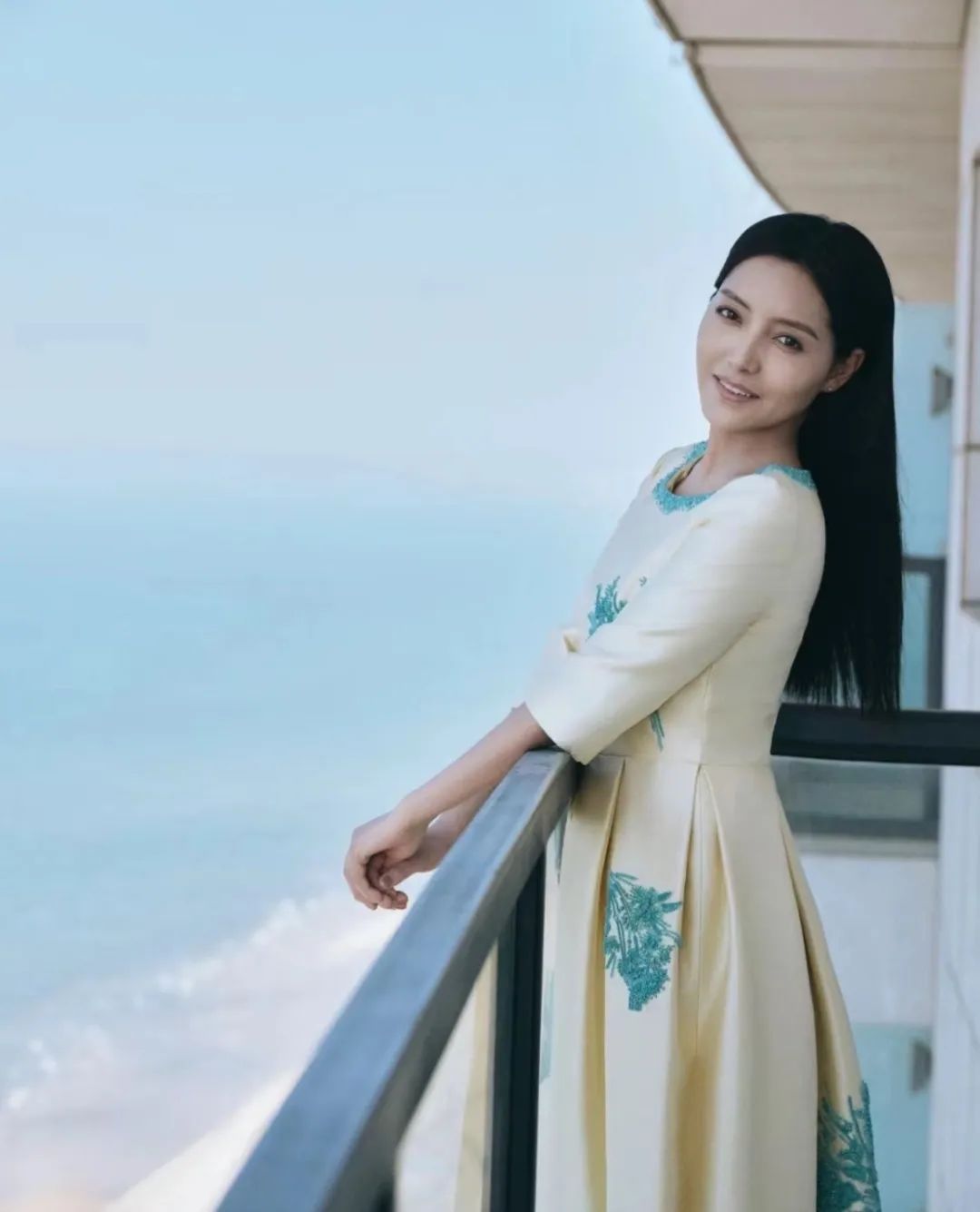 厉害了!索朗旺姆与巩俐一起