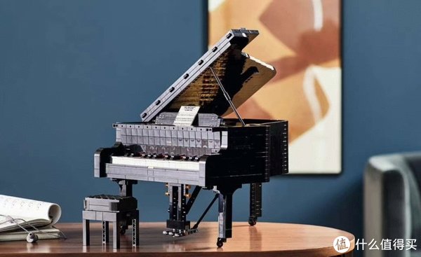 作为一款厂家宣传可弹奏的钢琴积木,这台钢琴的可动表现也是相当重要