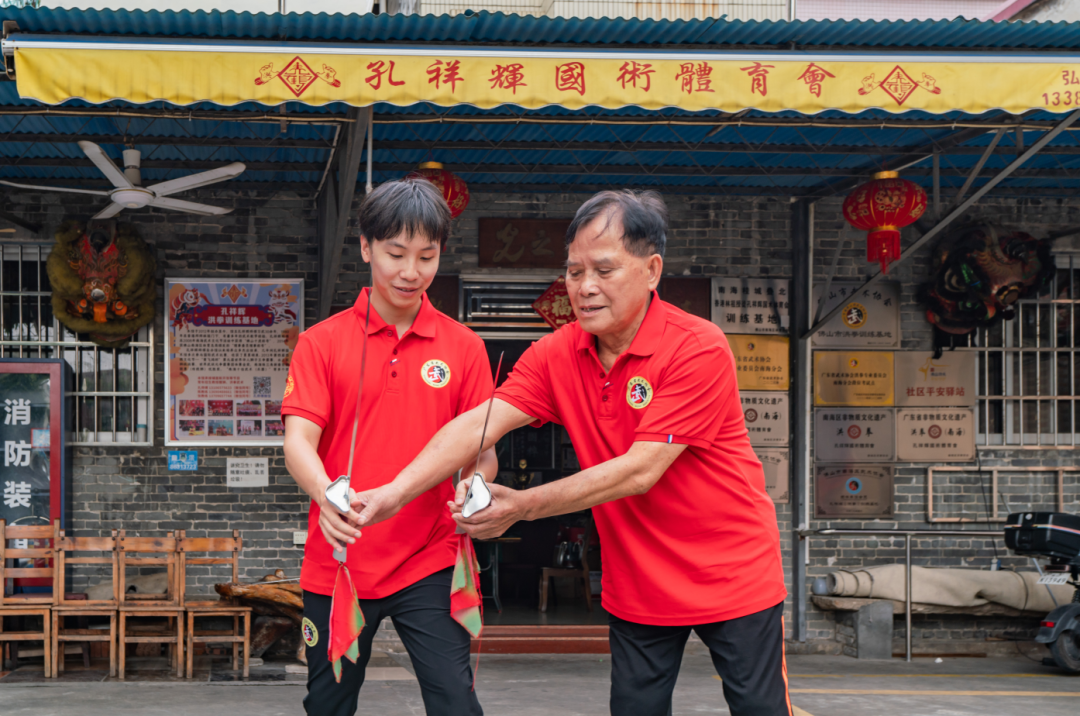 东胜东"龙船三代":孔德炜.