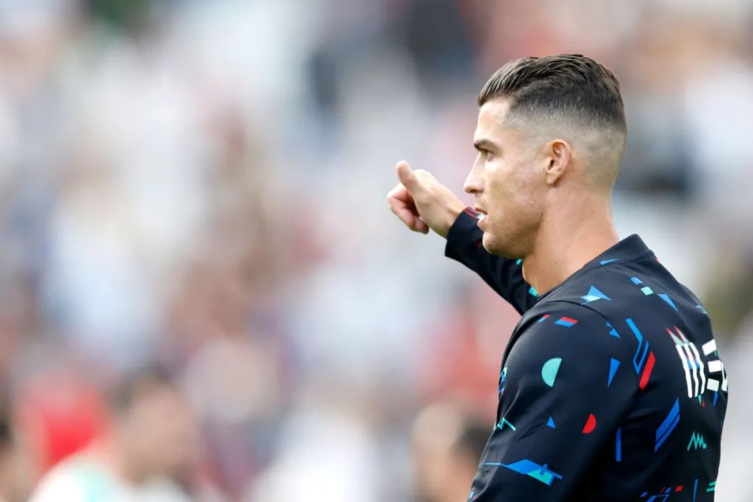 葡萄牙全家福来了!捷克主帅:与c罗交手是一次难忘的