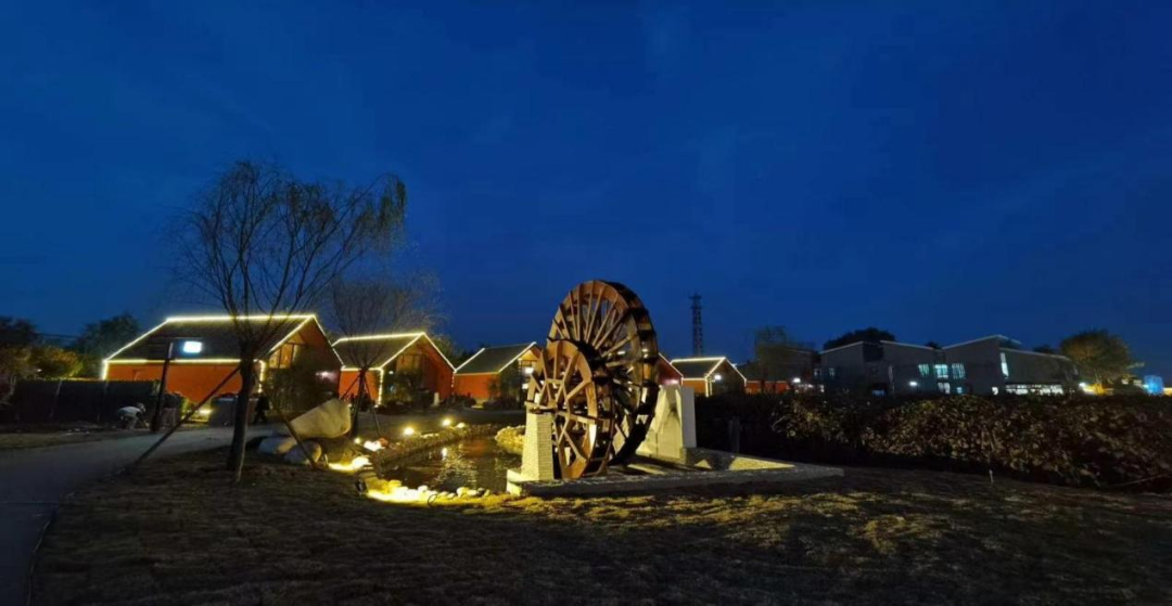 王上村民宿夜景